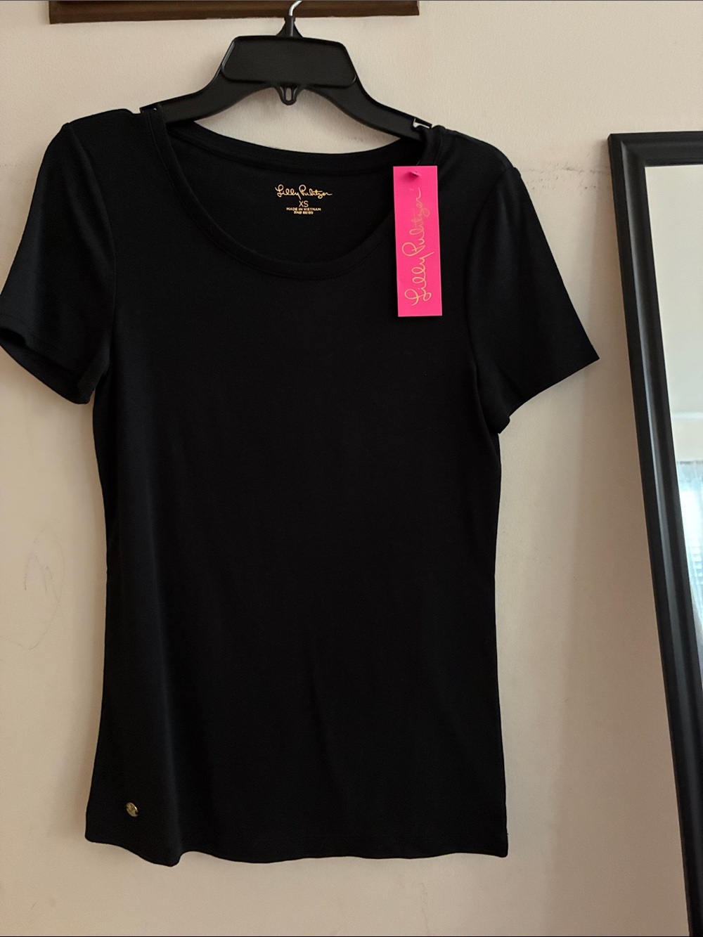 Lilly Pulitzer Black Scoop Neck Short Sleeve Tee